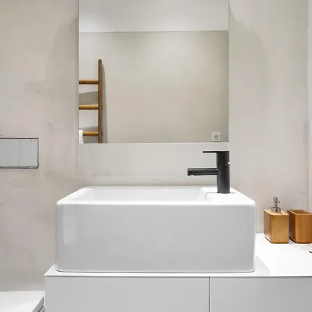 Joivy Exquisite Apt Near Bica Elevator Lisbon Exterior photo