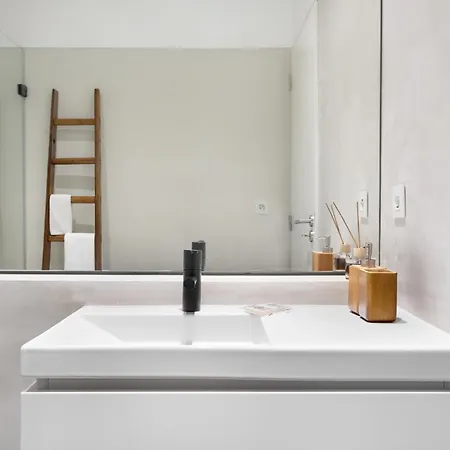 Joivy Exquisite Apt Near Bica Elevator Lisbon Exterior photo