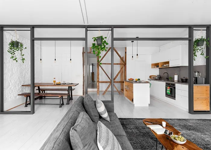 Joivy Exquisite Apt Near Bica Elevator
