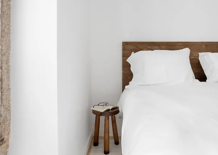 Joivy Exquisite Apt Near Bica Elevator
